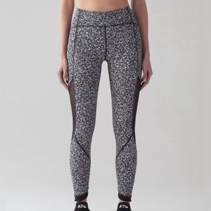 LULULEMON Sole Training  7/8 Tight